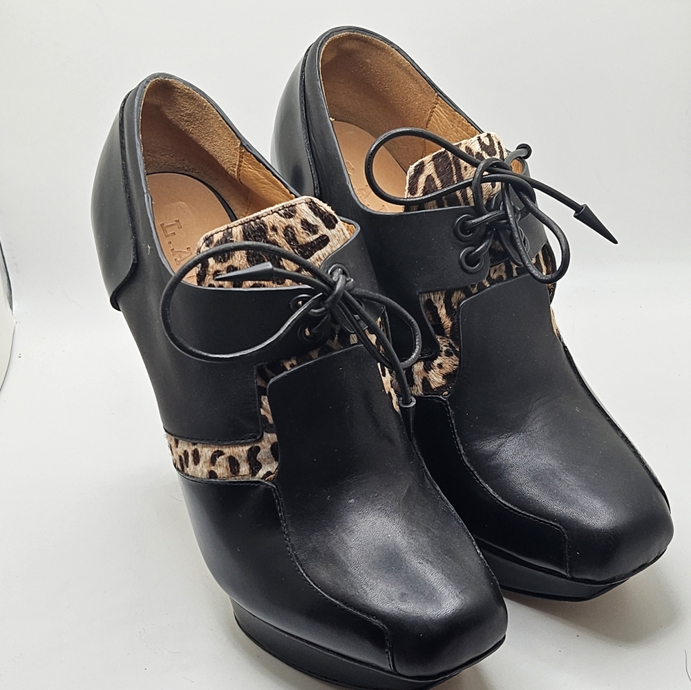 Leopard Accent Black Platform Heels - Picture 4 of 9